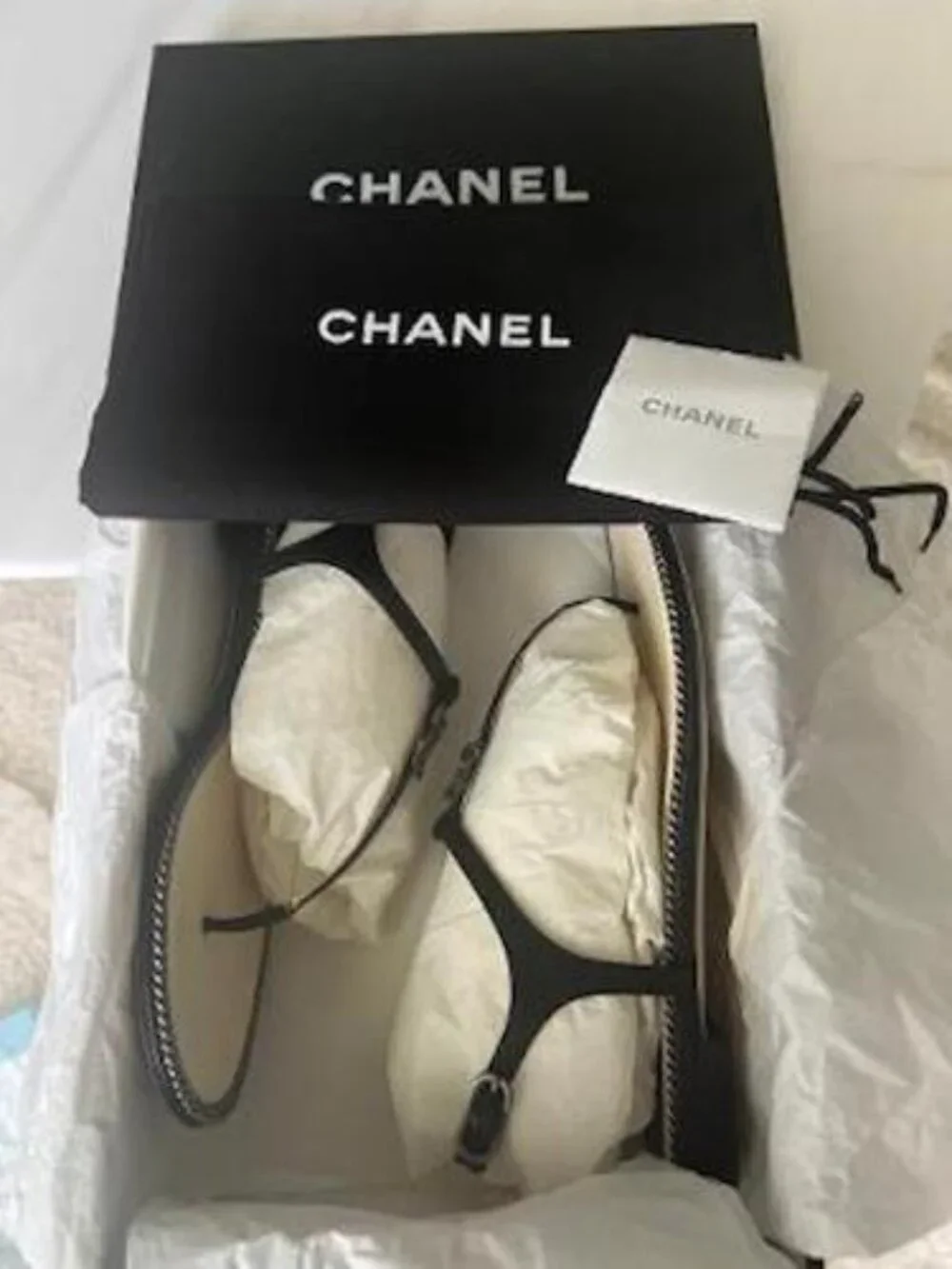 CHANEL 14P ENTRE DOIGTS BLACK SANDALS WITH CC LOGO AND CHAIN AROUND EDGE, SZ 7.5